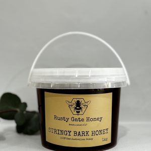 Rusty Gate 1kg Raw Stringybark Honey Plastic Pail